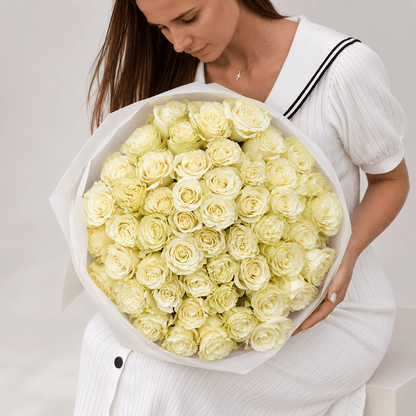 White rose bouquet Halo - DJ flowers
