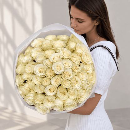 White rose bouquet Halo - DJ flowers