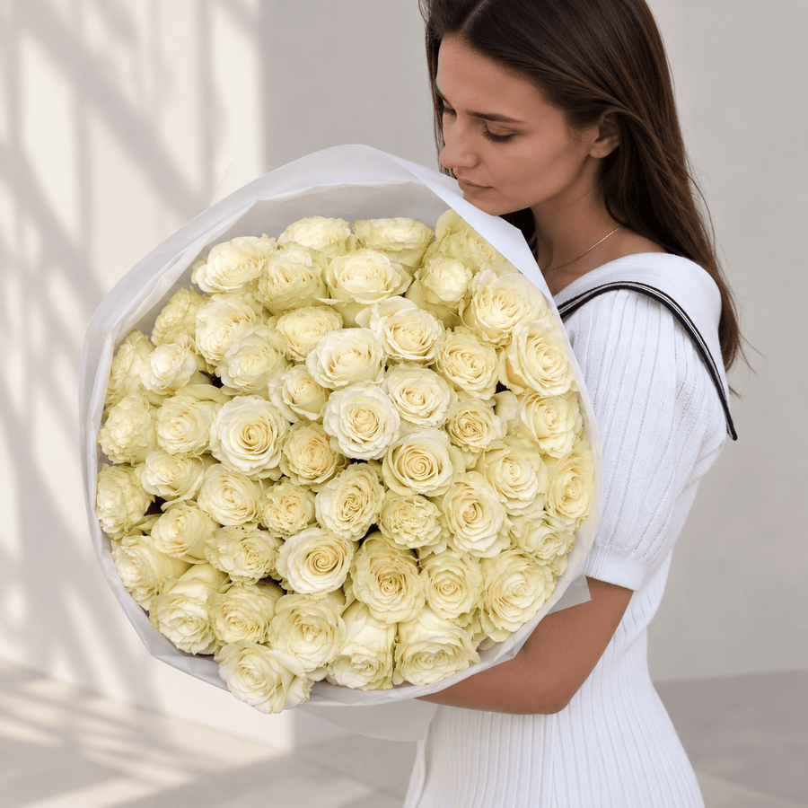 White rose bouquet Halo - DJ flowers